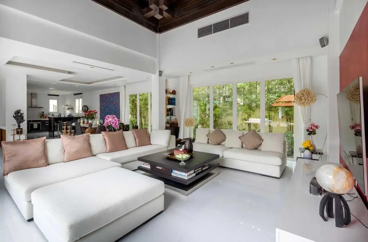 4-bedroom Sai Taan villa on a 1,680 sq m plot with maids' quarters — Bang Tao · 2/25