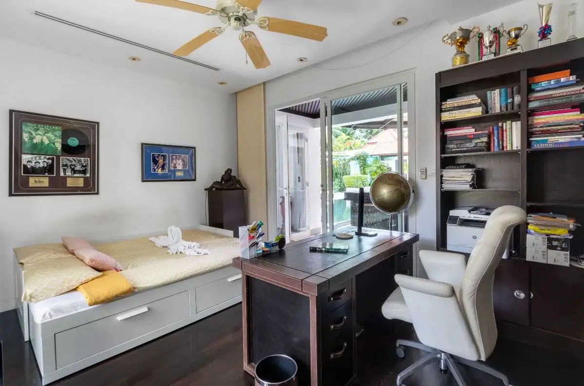 4-bedroom Sai Taan villa on a 1,680 sq m plot with maids' quarters — Bang Tao · 5/25