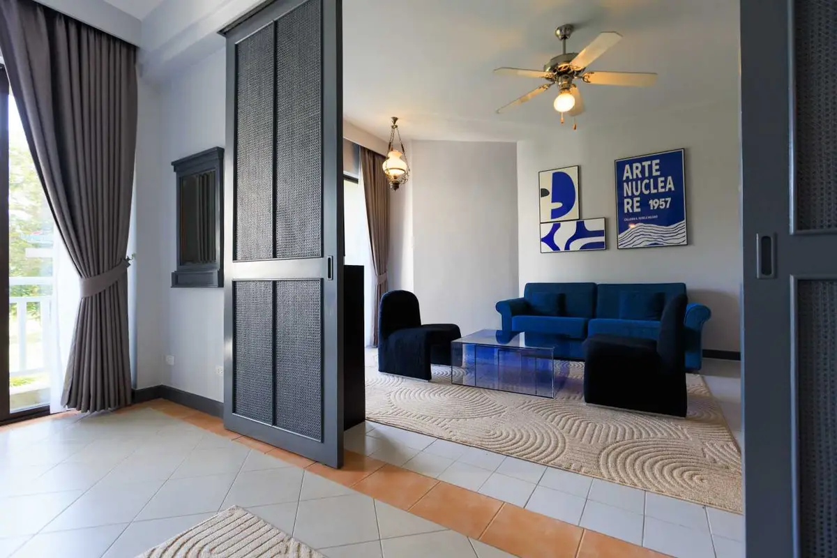Second-floor 1-bedroom apartment overlooking Laguna golf course — Bang Tao · 5/10