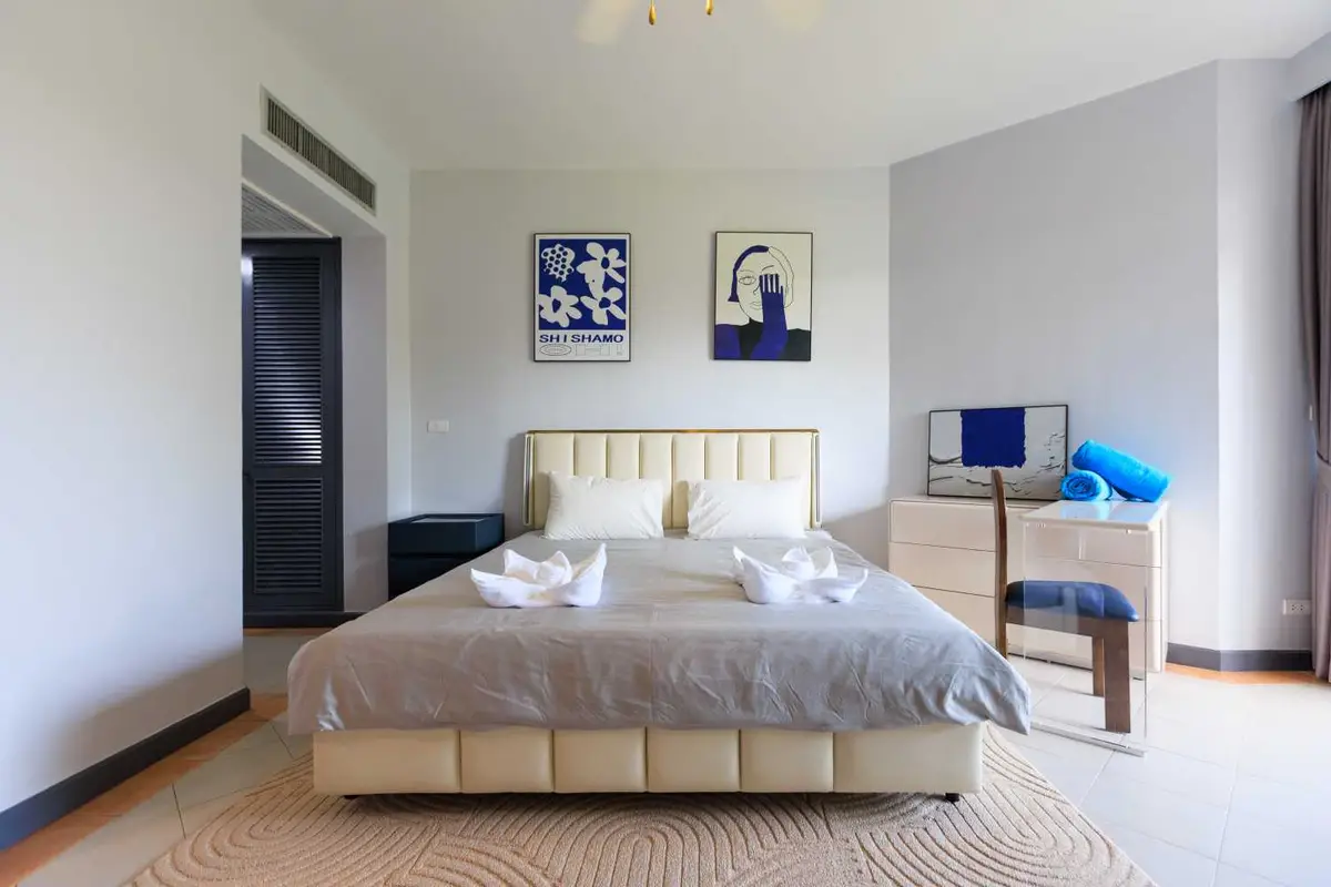 Second-floor 1-bedroom apartment overlooking Laguna golf course — Bang Tao · 2/10