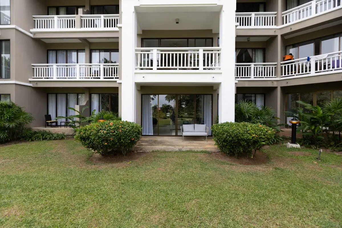 -Bedroom Apartments, with golf course in Allamanda and project, on Bangtao / Laguna beach — Bang Tao · 2/13