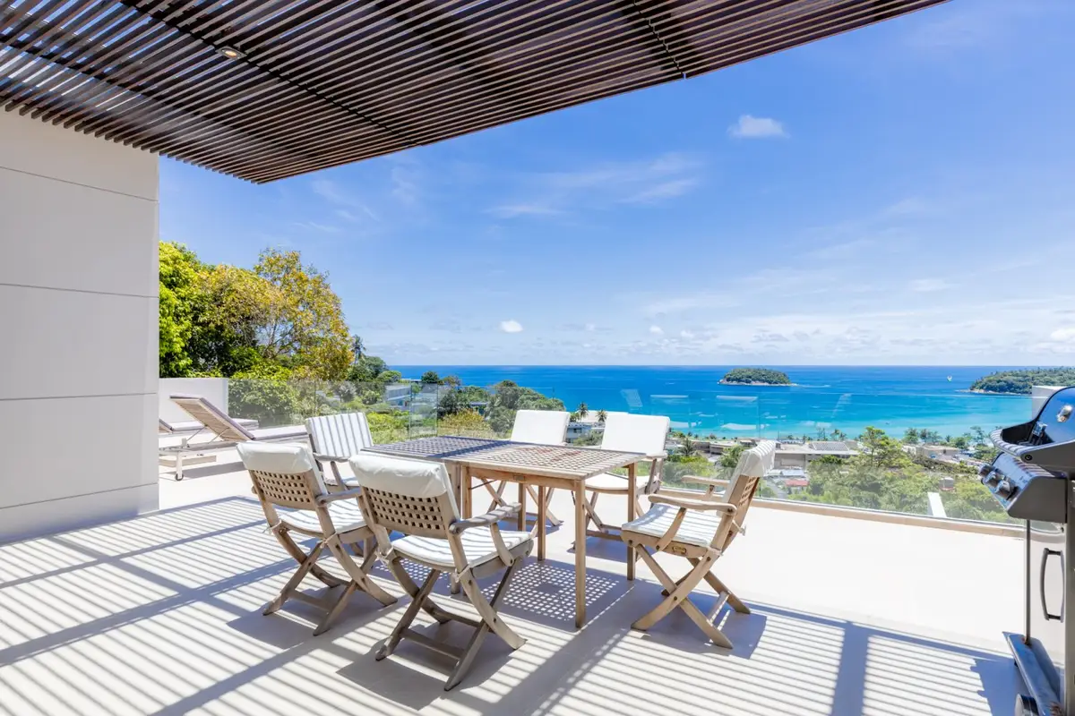Two-Bedroom Apartment with Balcony and Sea View, The Heights — Kata · 2/14