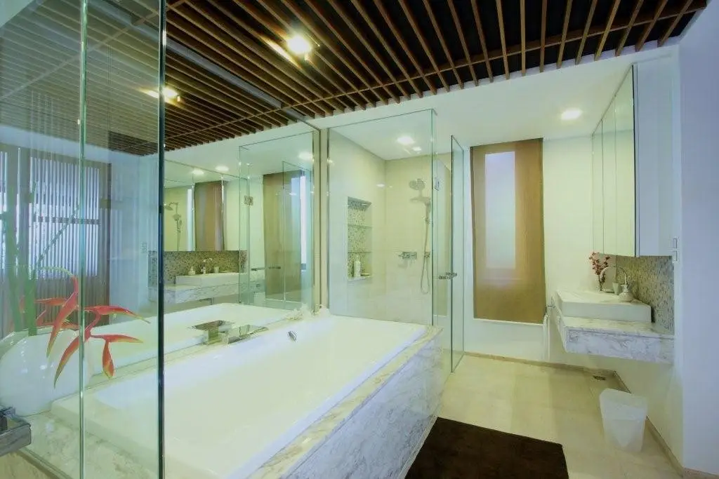 Hillside Two-Bedroom Apartment with Sea View, The Heights, Kata — Kata · 5/13