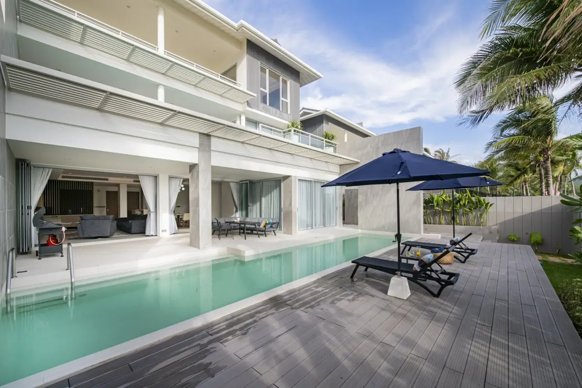 300 sqm Two-Bedroom Sea View Apartment, Angsana Beachfront — Bang Tao · 2/17