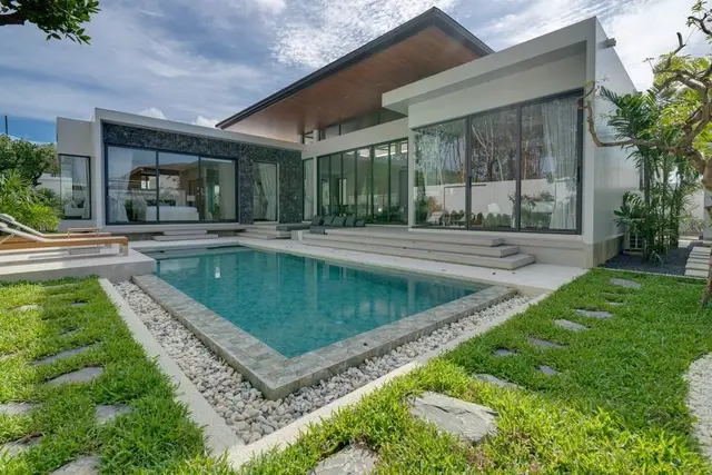 Chic 4-bedroom villa, with pool view in Botanica Modern Loft project, on Bangtao / Laguna beach — Cherng Talay