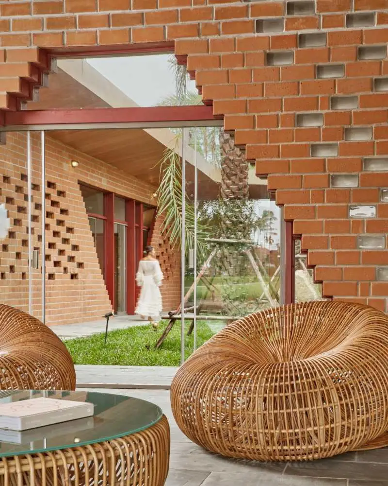 Architect-Designed 4-Bed Villa in Laguna Homes by the Golf Course — Layan · 5/11