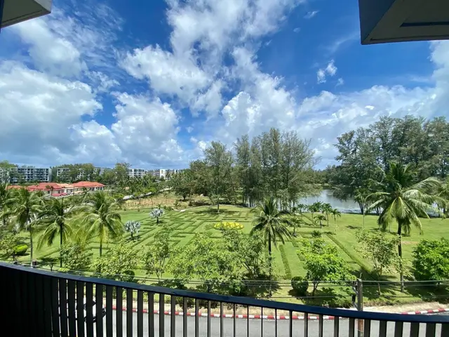 Astonishing 2-bedroom apartments, with golf course in Sky Park project, on Bangtao / Laguna beach — Bang Tao