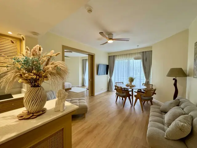 -Bedroom Apartments, with golf course in Allamanda and project, on Bangtao / Laguna beach Video — Bang Tao