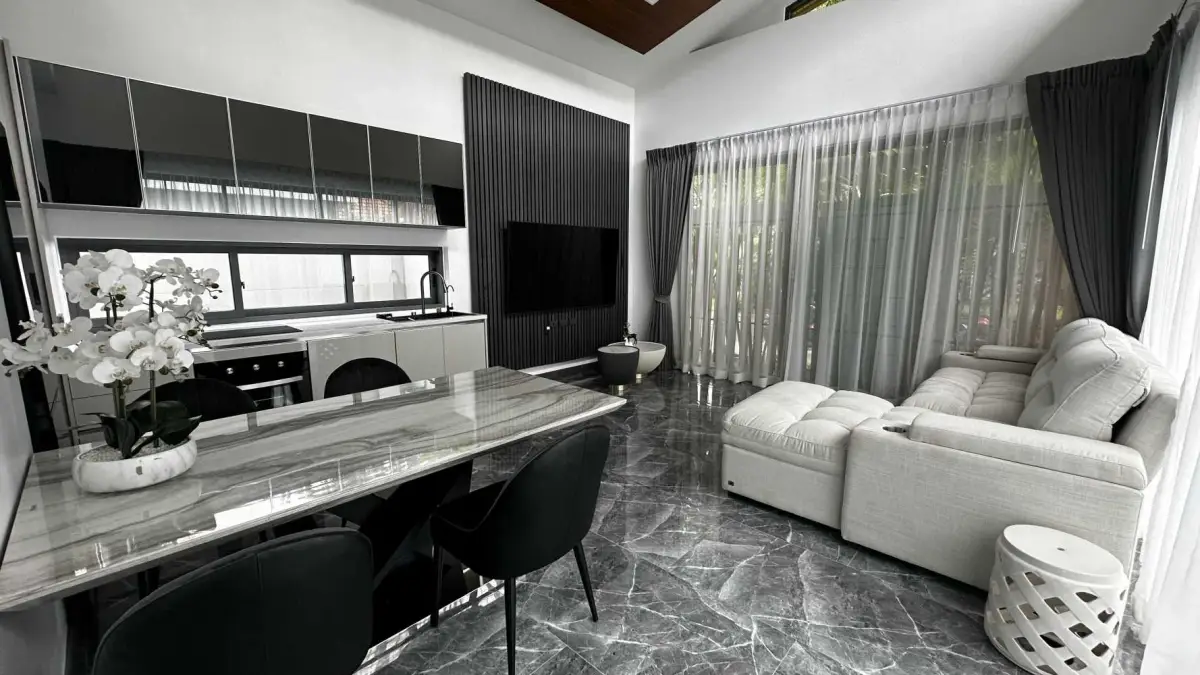 2-Bed Villa in the Crystal Villa Project near Nai Harn Beach — Nai Harn · 5/35