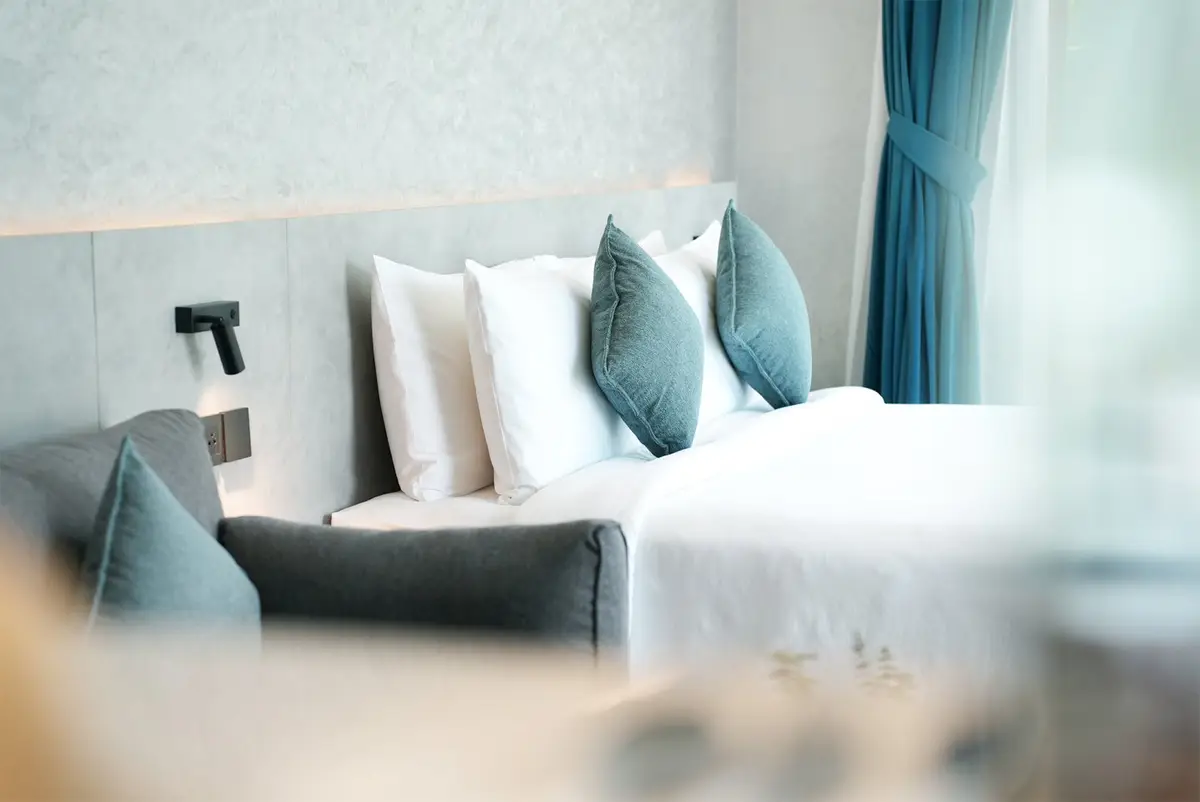 Sea-View Studio on the 4th Floor, Sunshine Beach by KORA, Layan — Layan · 5/42