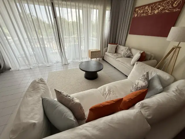 -Bedroom Apartments, with golf course in Allamanda and project, on Bangtao / Laguna beach — Bang Tao