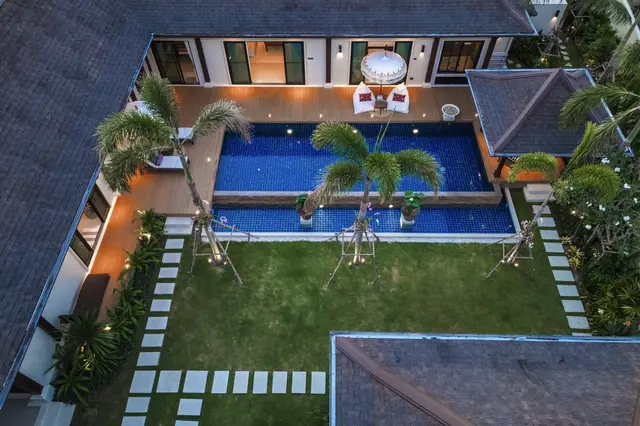 Luxurious, large 4-bedroom villa, with pool view in Two Villas Holiday Oriental Style Layan project, on Bangtao / Laguna beach — Layan