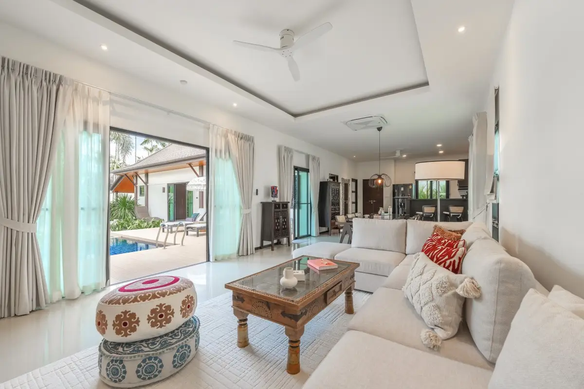 Four-Bedroom 700 sqm Villa, Two Villas Oriental Style, Layan — Layan · 3/58
