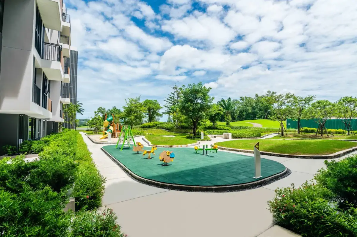 -Bedroom Apartments, with golf course in Sky Park Aurora project, on Bangtao / Laguna beach — Bang Tao · 4/46