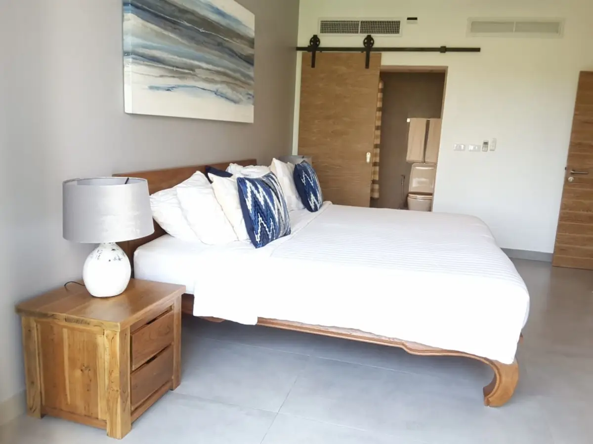 -Bedroom Apartments, with golf course in Allamanda and project, on Bangtao / Laguna beach — Bang Tao · 4/16
