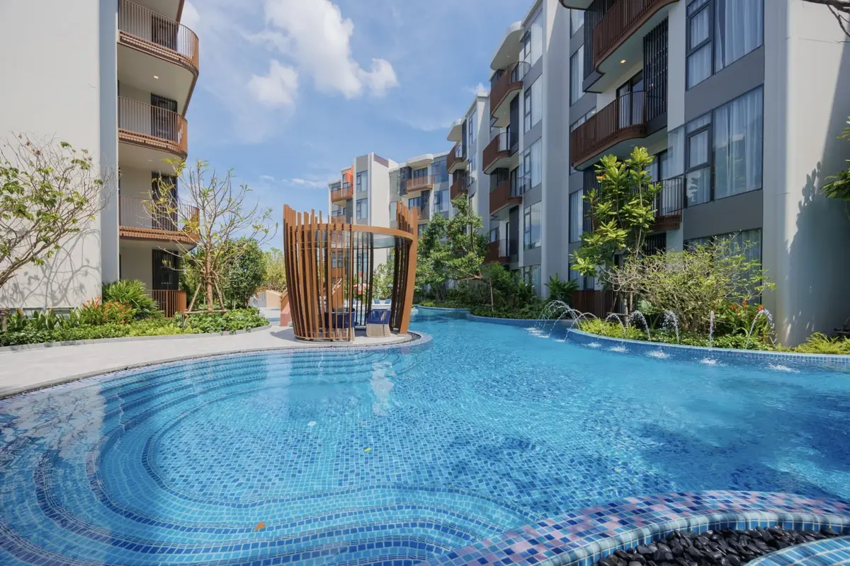 2-Bed Foreign Freehold Apartment in Canvas, Bang Tao — Bang Tao · 1/33