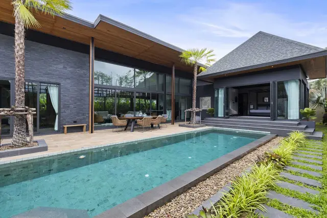 Premium -Bedroom Villa, with pool view in Villa Suksan Rawai project, on Rawai beach — Rawai