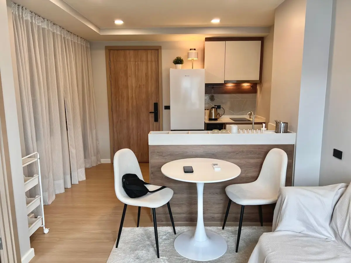 Eighth-Floor One-Bed, Lake and Mountain Views, Space Condominium — Bang Tao · 3/31