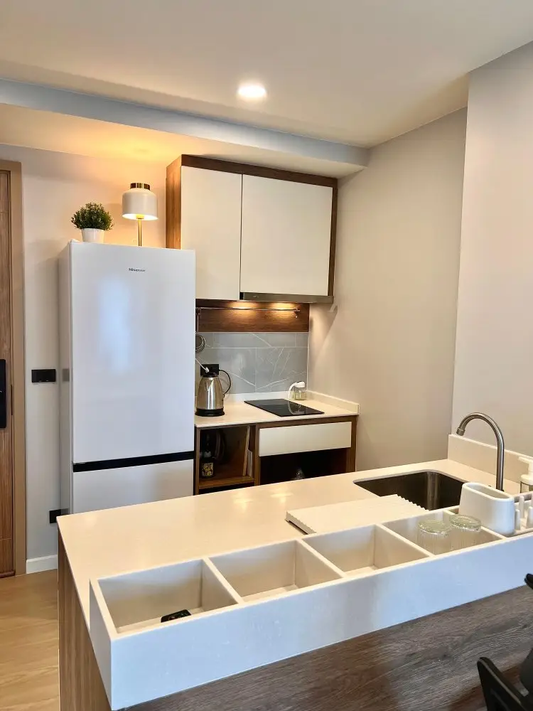 Eighth-Floor One-Bed, Lake and Mountain Views, Space Condominium — Bang Tao · 4/31
