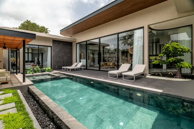 -Bedroom Villa, with pool view, on Nai Harn beach — Nai Harn