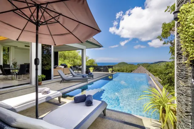 Large -Bedroom Villa, with sea view in The Villas Overlooking Layan project, on Bangtao / Laguna beach — Layan
