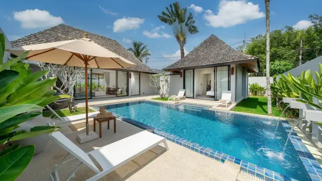 Spacious -Bedroom Villa, with pool view in Anchan Villas and project, on Bangtao / Laguna beach — Layan
