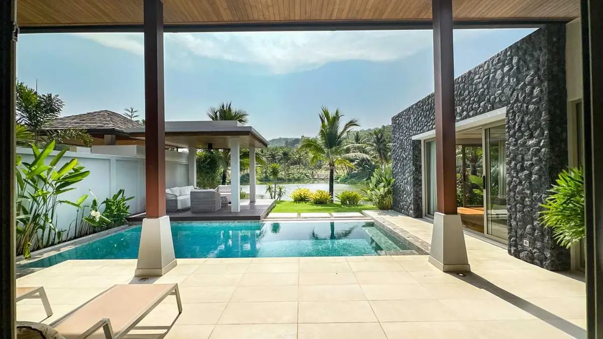 3-Bed Villa on a 460 sqm Plot in Botanica Lake Side, Layan — Layan · 3/15