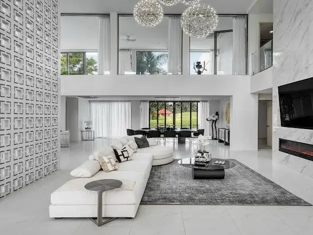Six-Bedroom Laguna Homes Villa with Golf Course View, Layan — Layan · 2/65
