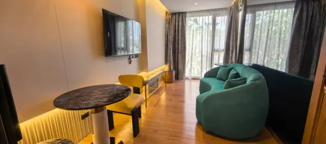 -Bedroom Apartments, with garden view and near the sea in Bellevue Beachfront Condo project, on Bangtao / Laguna beach — Layan