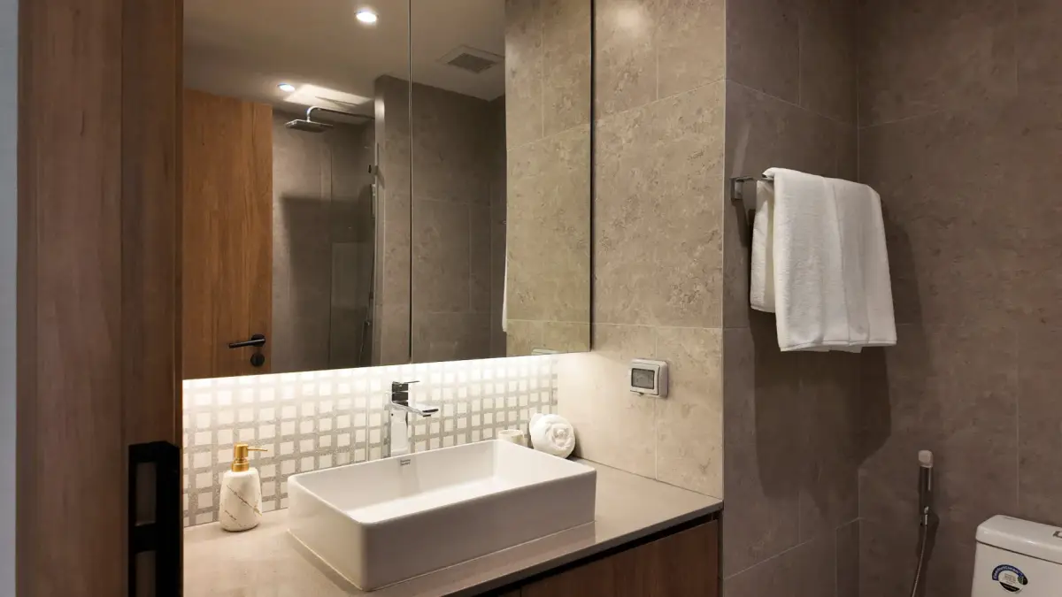 Bellevue Beachfront Studio Under 500 m from Layan Beach — Layan · 5/18