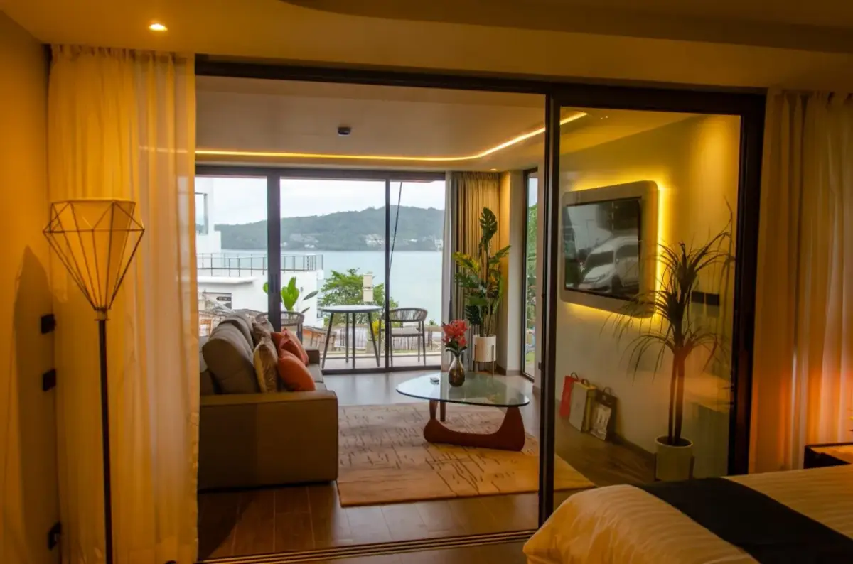 1-Bed Sea View Apartment in Coral Beach Oceanview Resort — Patong · 2/15