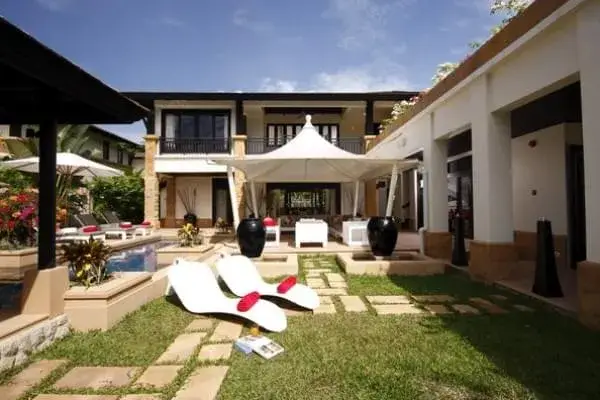 Three-Bedroom Chom Tawan Pool Villa 530 m from Layan Beach — Layan · 1/39