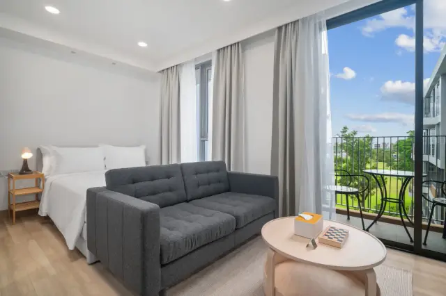 Studio Apartments, with golf course in Sky Park Selesta project, on Bangtao / Laguna beach — Bang Tao